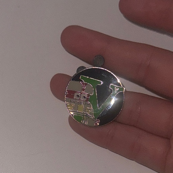 Disney Black‎ and Green Pin - Picture 3 of 5